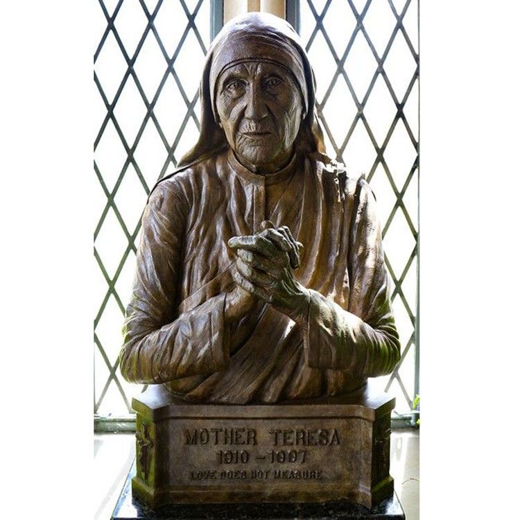Praying Bronze Bust Sculpture of Teresa