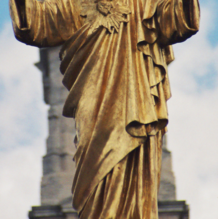 statue of jesus