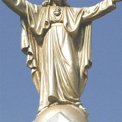 jesus statue sacred heart