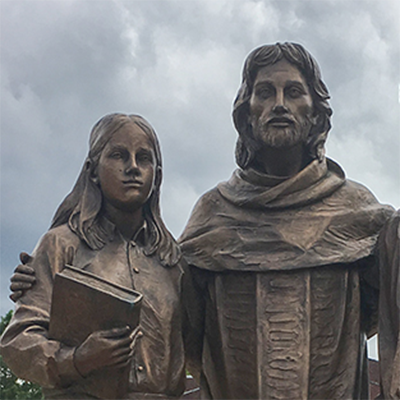 jesus with child statue