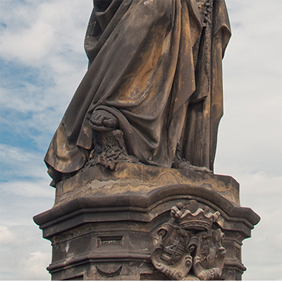 jesus on the cross statue