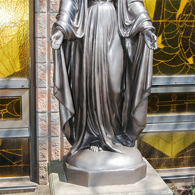 virgin mary statue yard