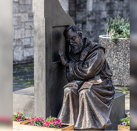 padre pio lawn statue