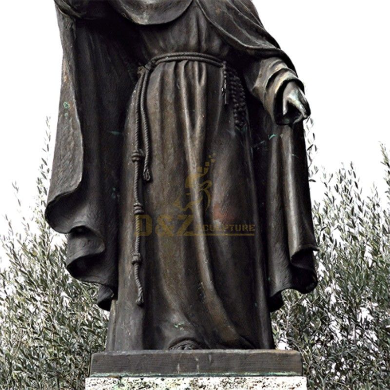 st Clara sculpture