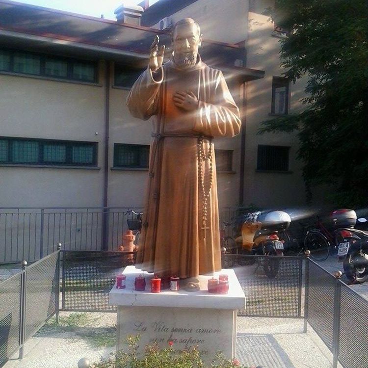 Life size popular design copper saint padre Pio for sale