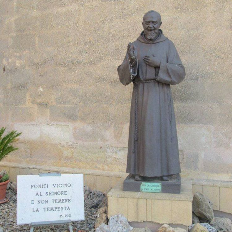 Hot Sale Religious Saint Padre Pio statue for decoration