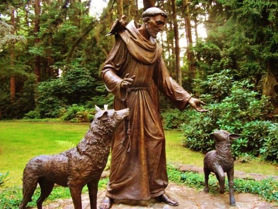 st francis of assisi statue outdoor