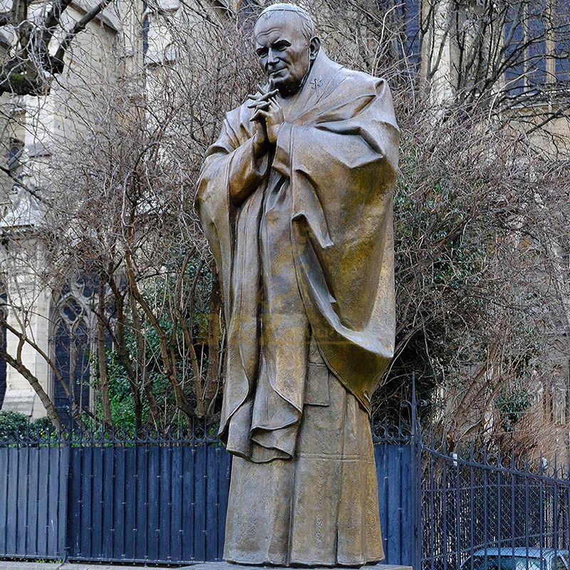 st paul garden statue